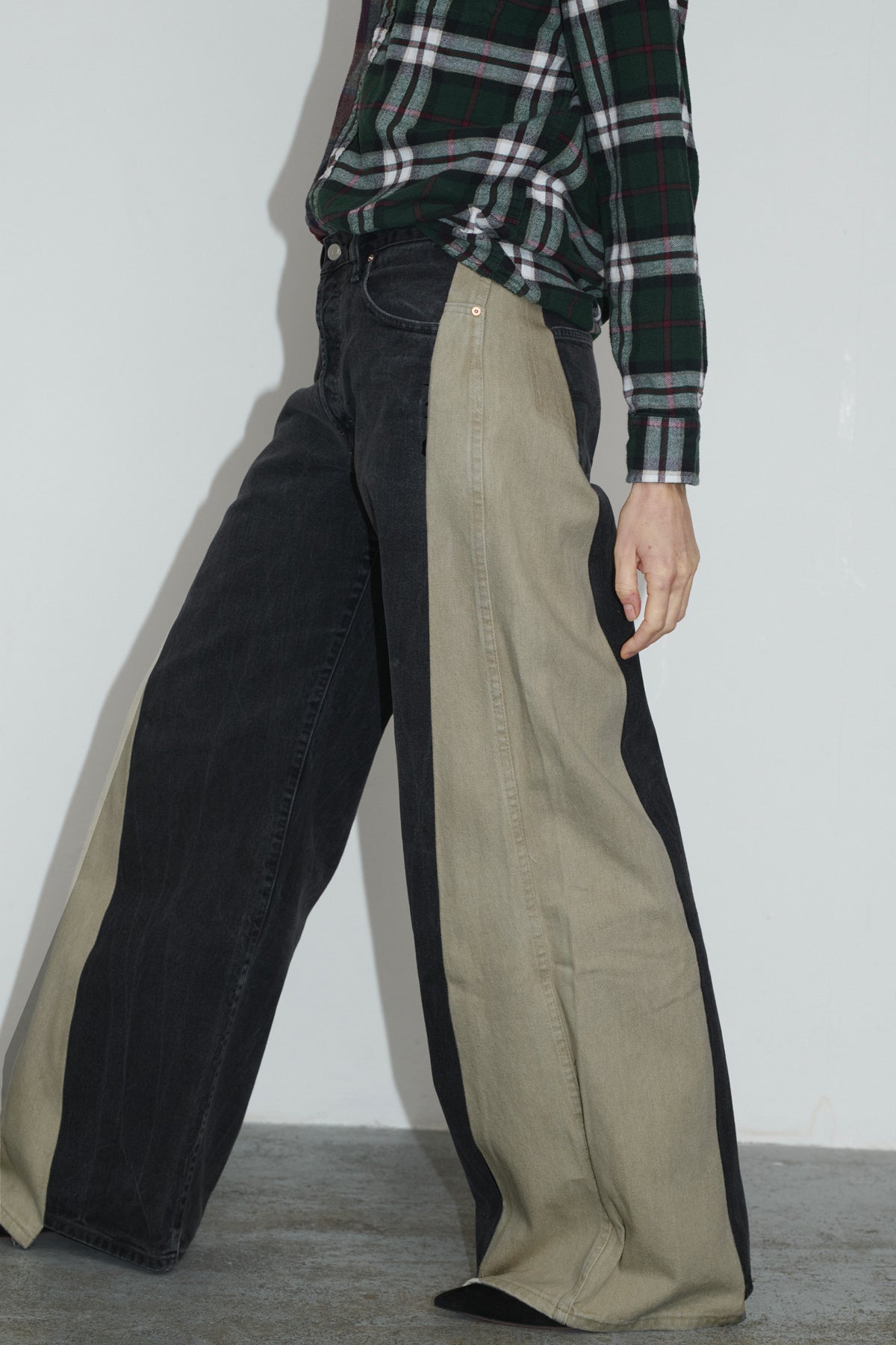 Freya Wide Leg Jeans Beige Black - ELV Denim